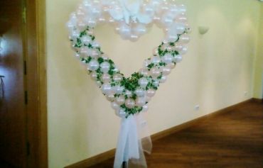 Ballondekoration für eine Hochzeit