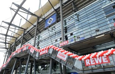 Das war ein riesen Familie Day im Volksparkstadion und wir haben die 1000 Ballons aufgepustet ;-)